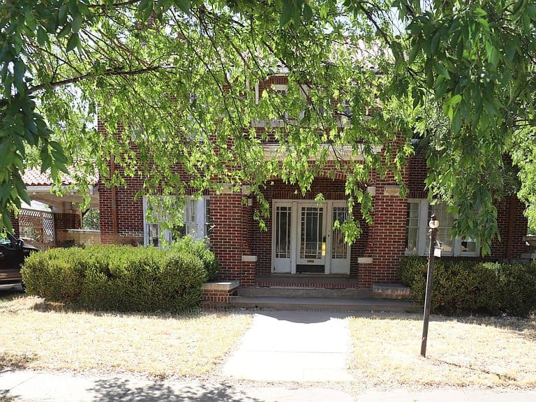 Listing photo 3
