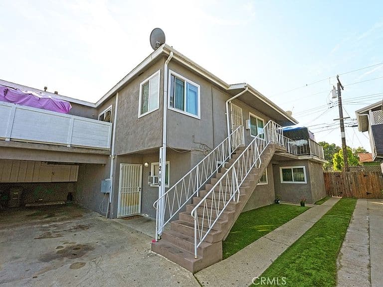 Listing photo 5