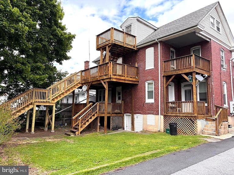 Listing photo 3