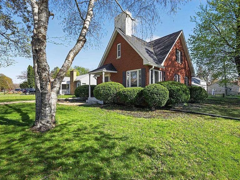 Listing photo 3