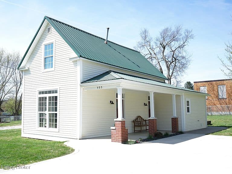 Listing photo 2