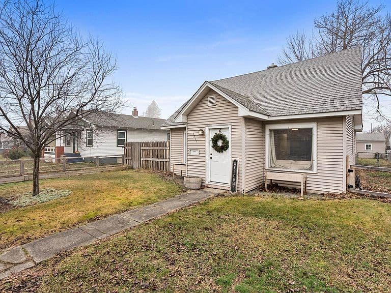 Listing photo 2