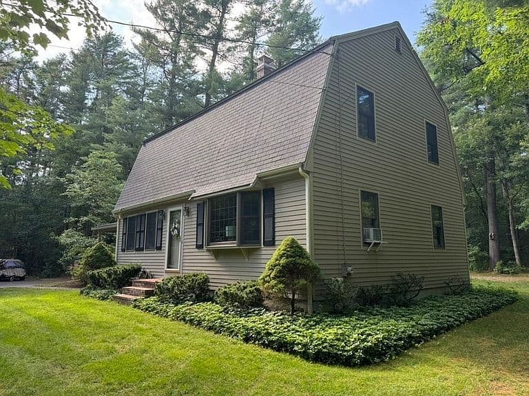 Listing photo 2