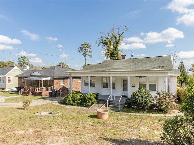 Listing photo 4