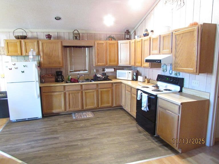 Listing photo 5