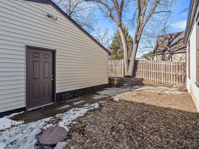 Listing photo 5