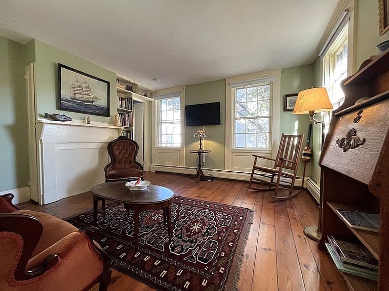 Listing photo 4