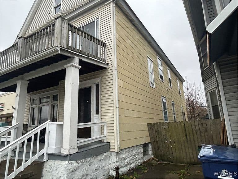 Listing photo 2