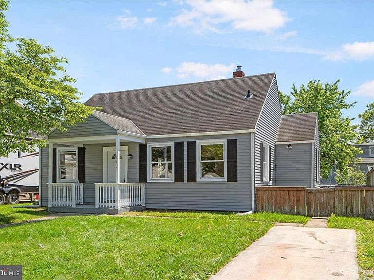 Listing photo 3