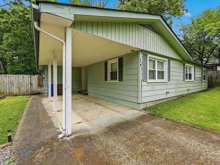 Listing photo 4