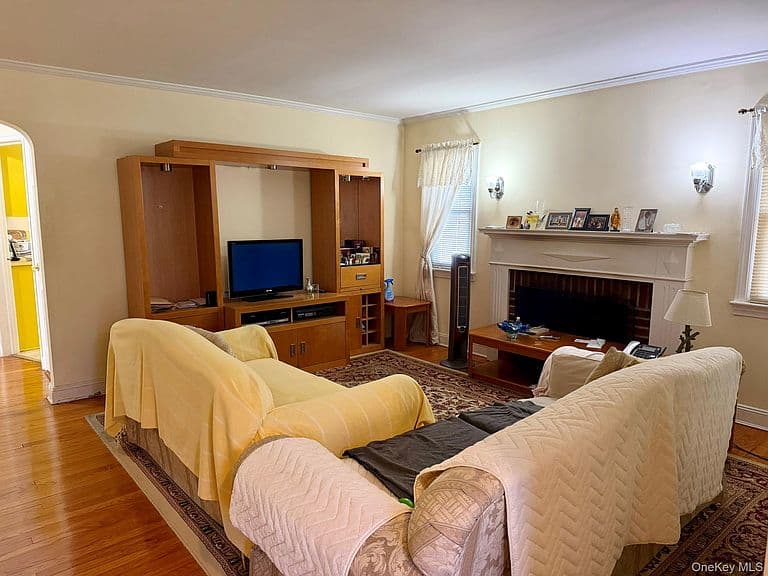Listing photo 3