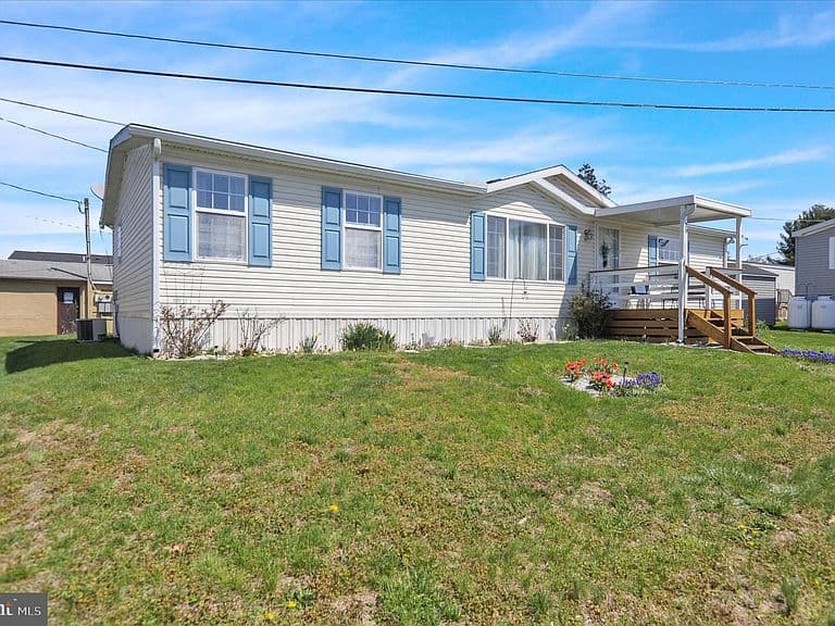 Listing photo 2