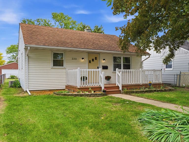 Listing photo 2
