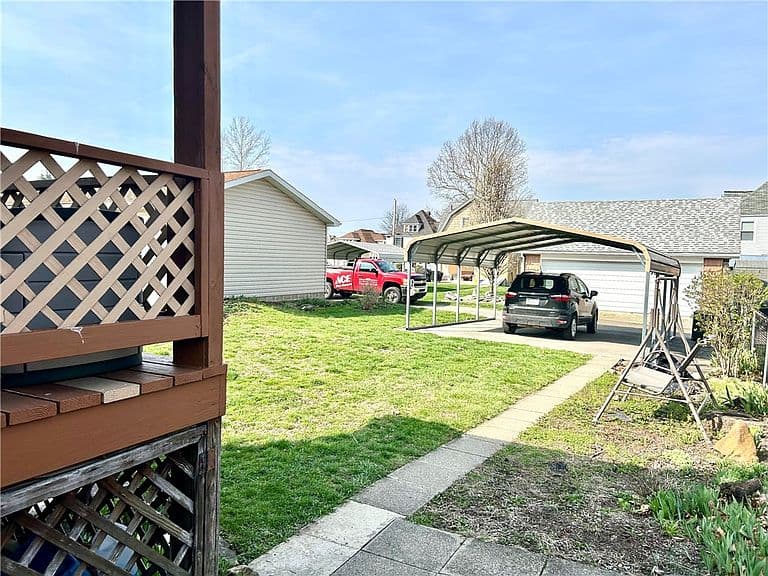 Listing photo 3