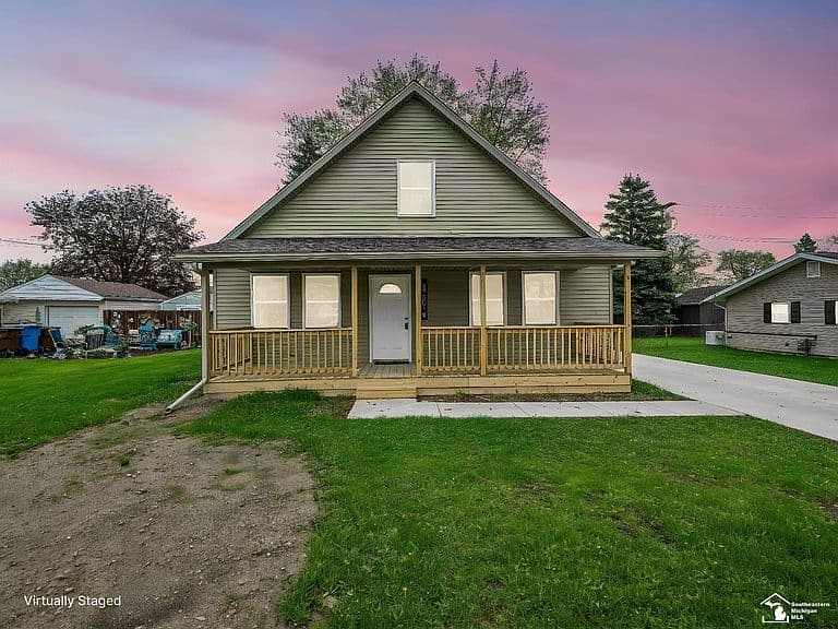 Listing photo 2