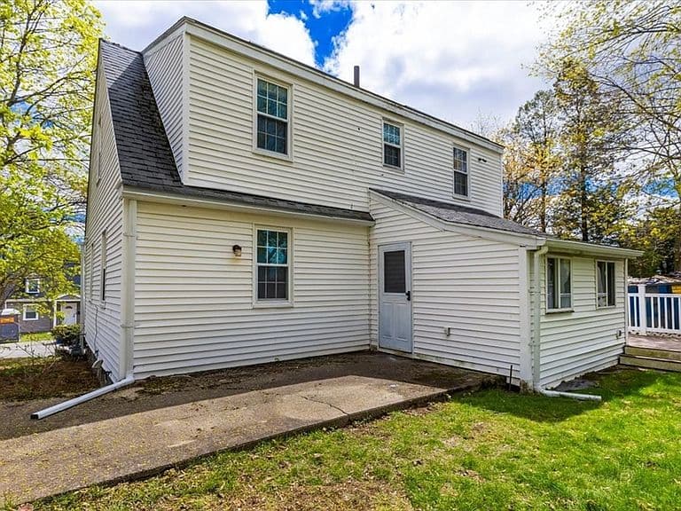 Listing photo 5