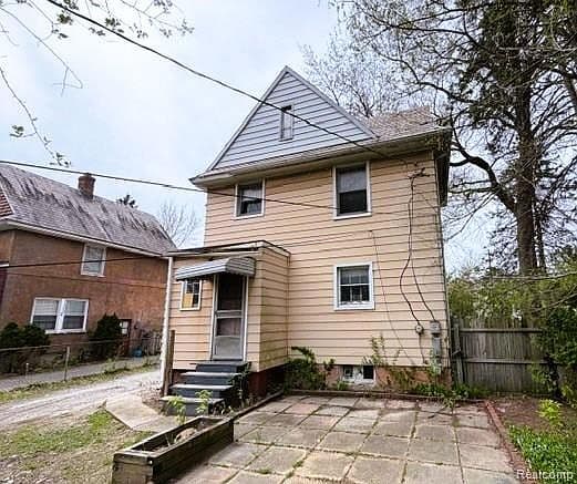 Listing photo 2
