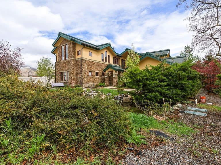 Listing photo 4