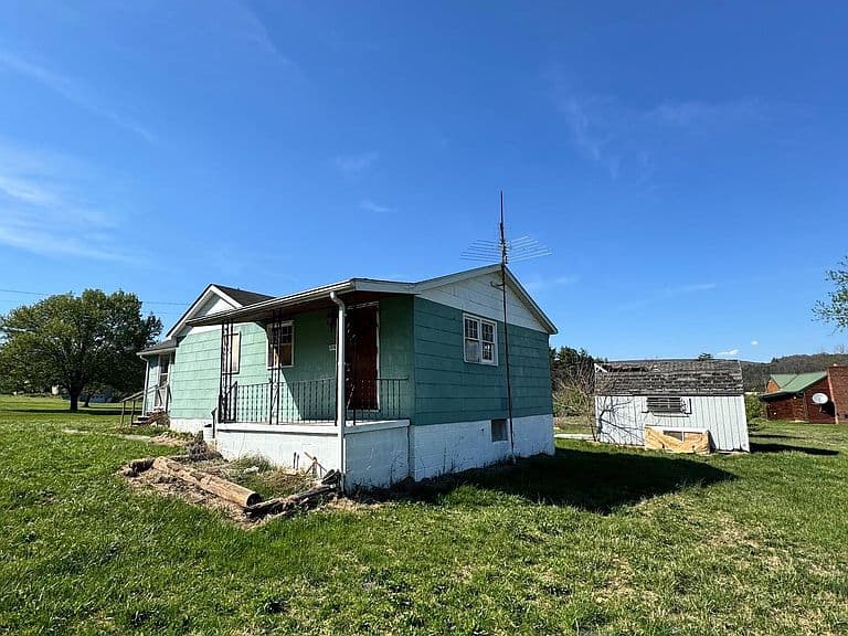 Listing photo 4