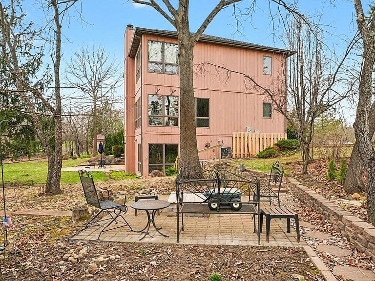 Listing photo 4