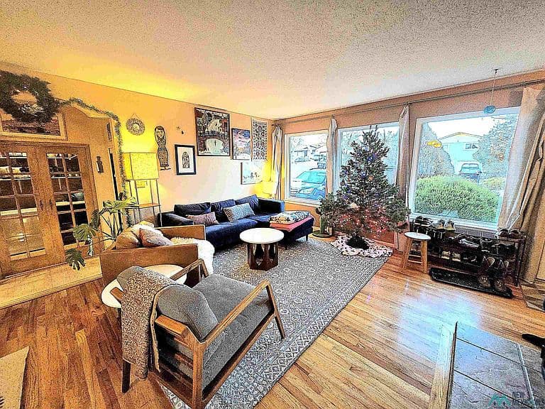 Listing photo 5