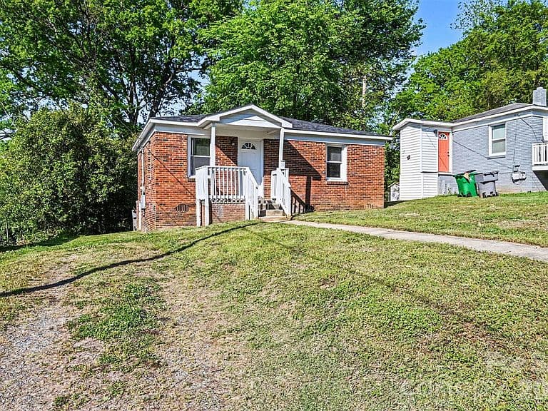 Listing photo 5