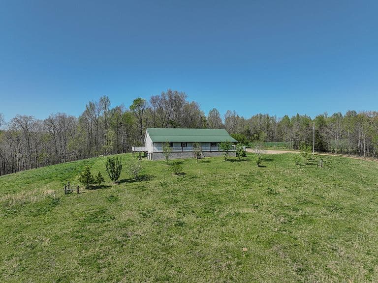 Listing photo 5