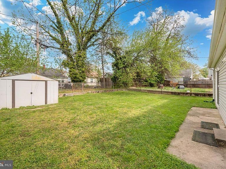 Listing photo 5