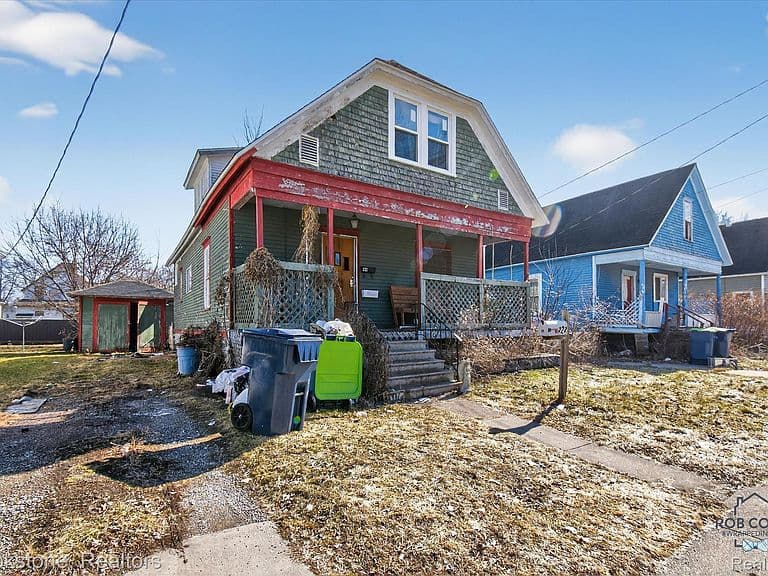 Listing photo 2