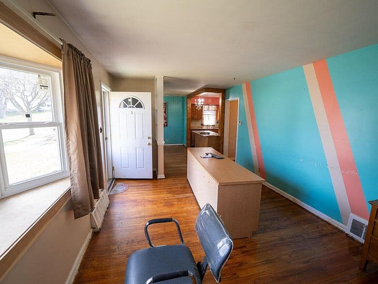 Listing photo 2