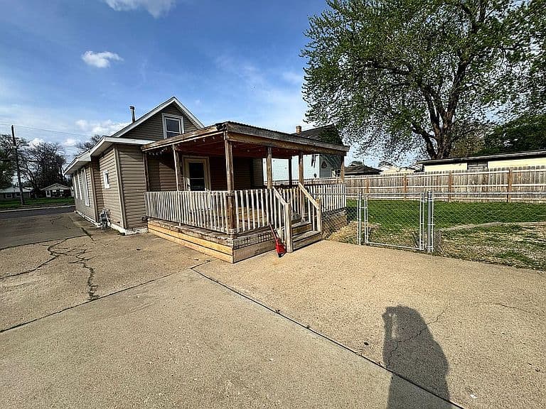 Listing photo 3