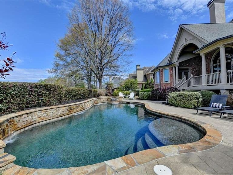 Listing photo 4