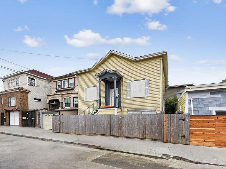 Listing photo 3