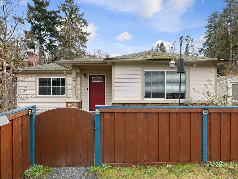 Listing photo 2