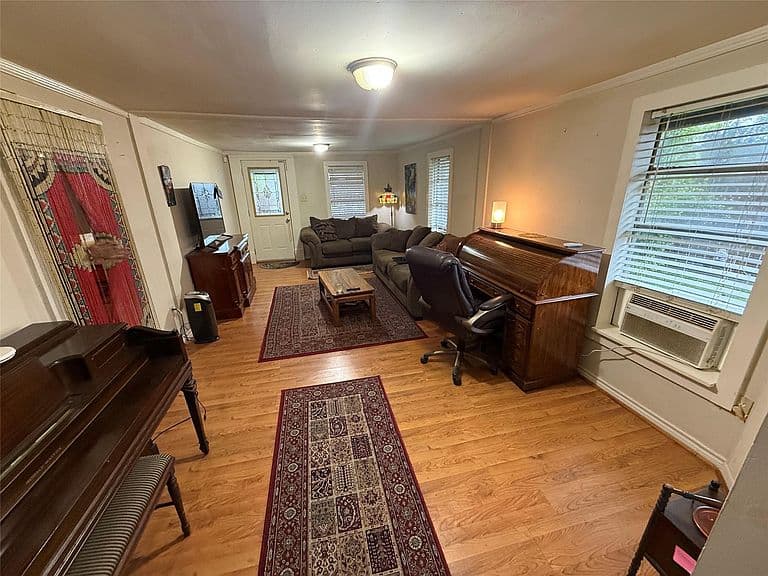 Listing photo 4