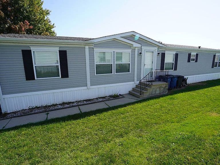 Listing photo 5