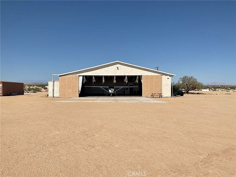 Listing photo 5
