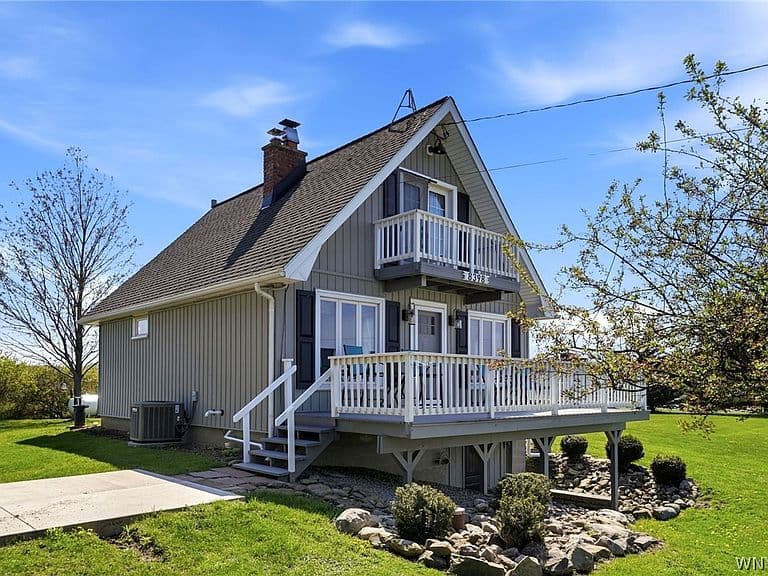 Listing photo 2