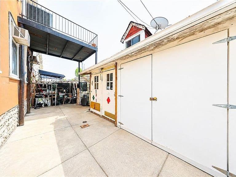 Listing photo 4