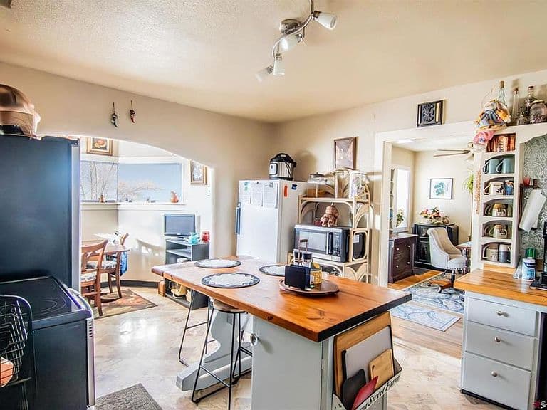 Listing photo 5