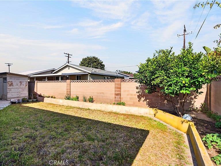 Listing photo 5