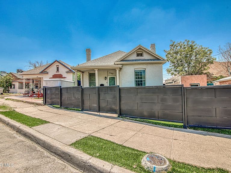 Listing photo 3