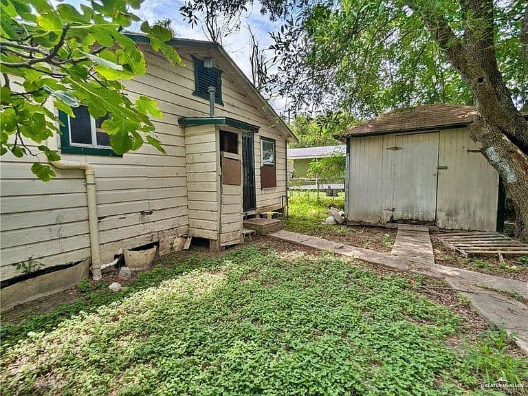 Listing photo 5