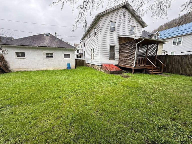 Listing photo 4