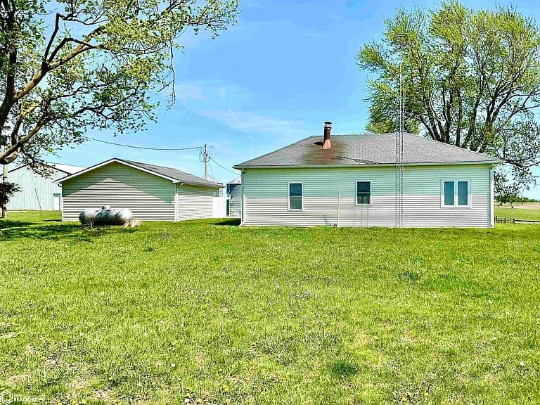 Listing photo 4