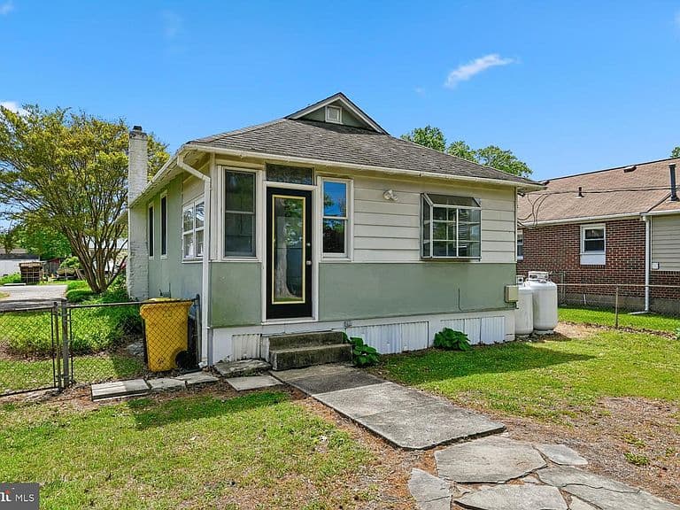 Listing photo 5
