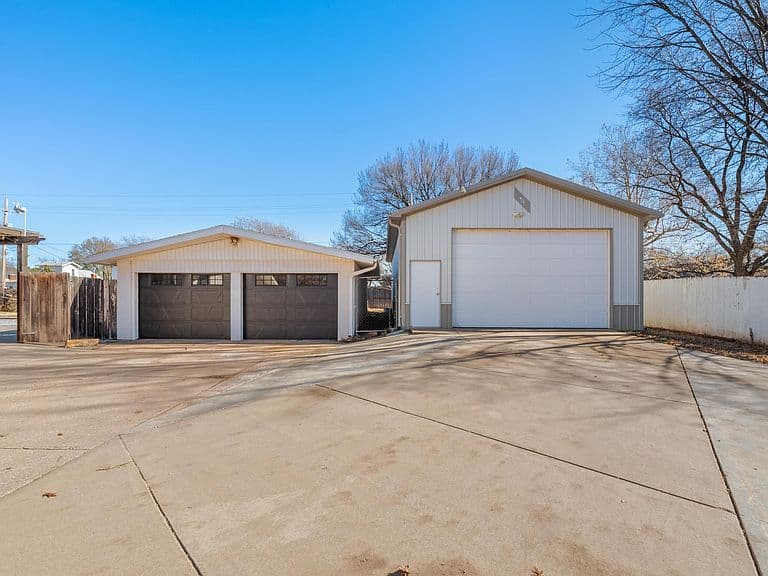 Listing photo 4