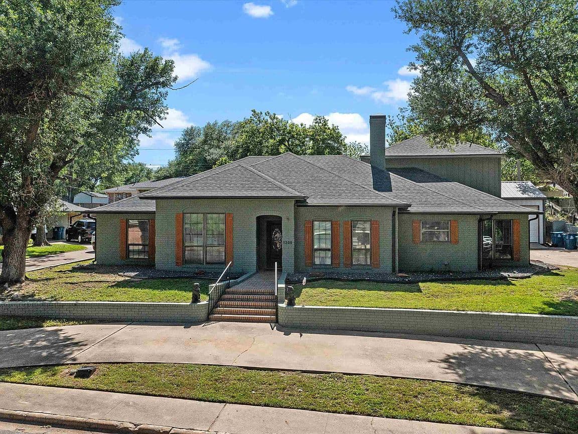 Primary listing photo