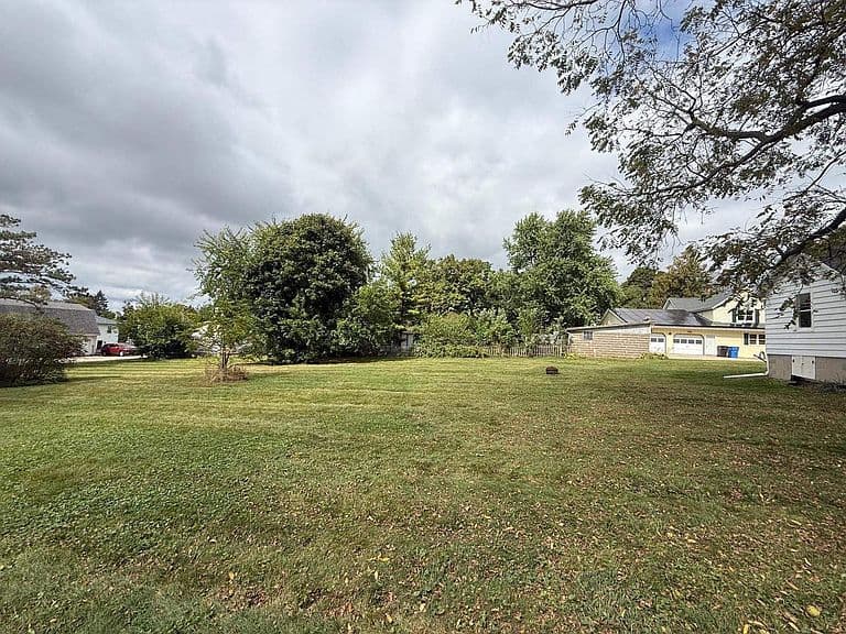 Listing photo 4