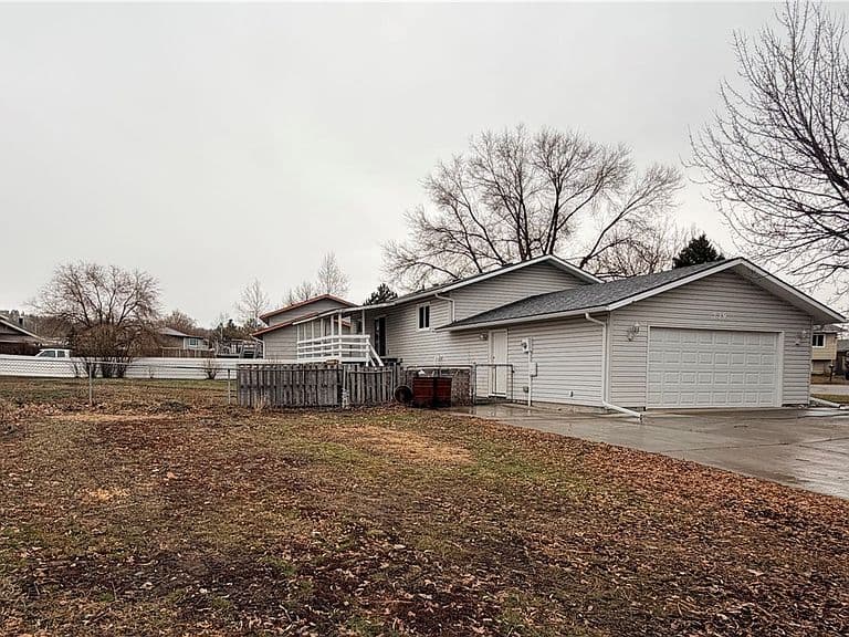 Listing photo 3